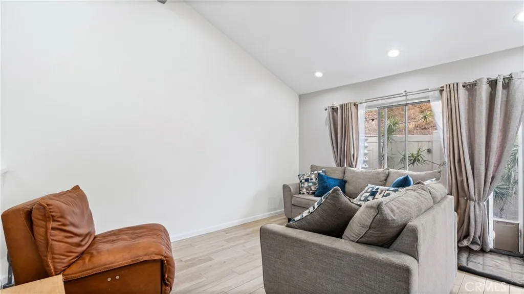 https://cdn.realtyfeed.com/cdn/127/306712119/198370d9b283a1ea90459d9a08821baa.webp