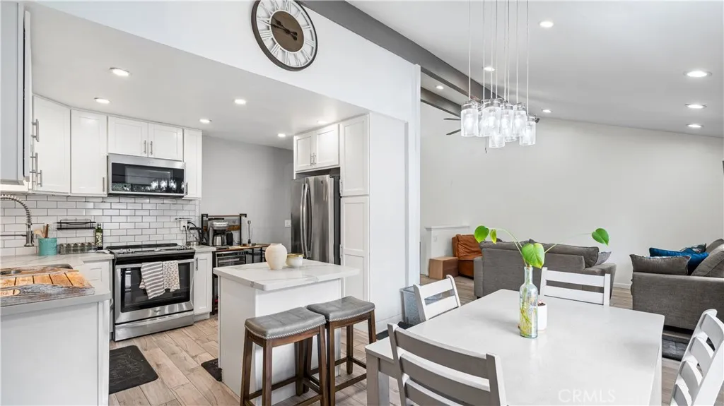 https://cdn.realtyfeed.com/cdn/127/306712119/75c07778c6d53d60391cc8cb84911002.webp