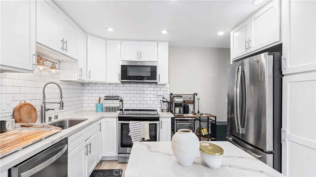 https://cdn.realtyfeed.com/cdn/127/306712119/a2931e918800b1576a895ddbb9421f84.webp