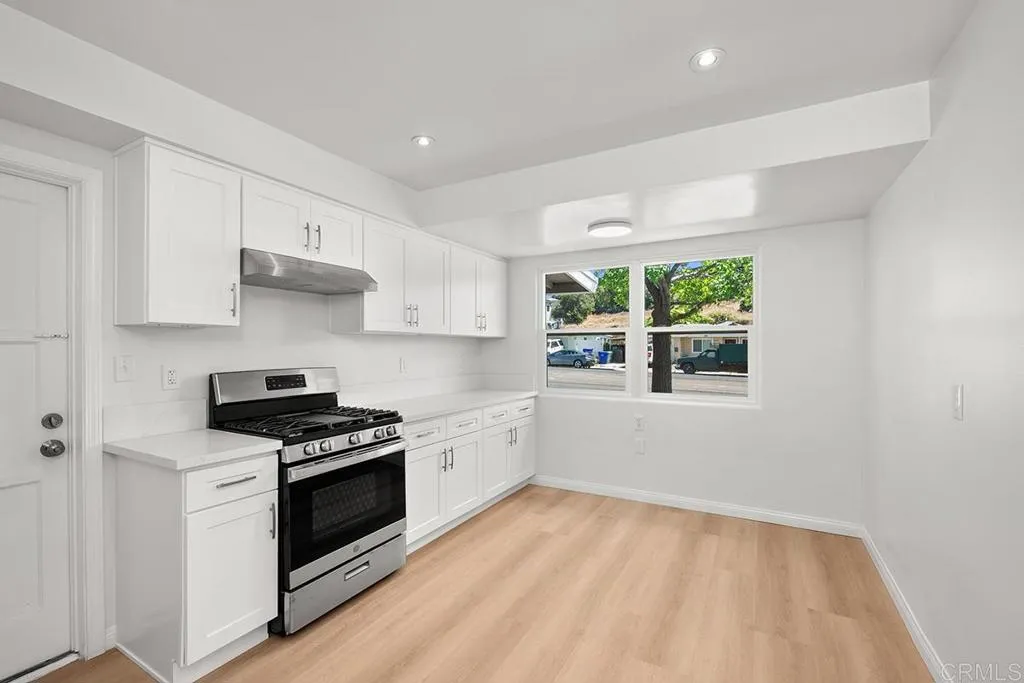 https://cdn.realtyfeed.com/cdn/127/306712124/9d6ca0b1d85040dd2bf932cfc7f821d4.webp