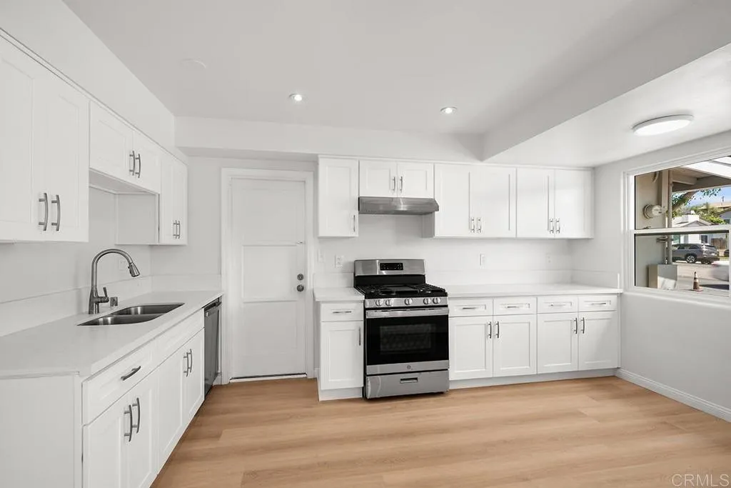 https://cdn.realtyfeed.com/cdn/127/306712124/eebbc55a7bd6905b7c488b1507126da9.webp