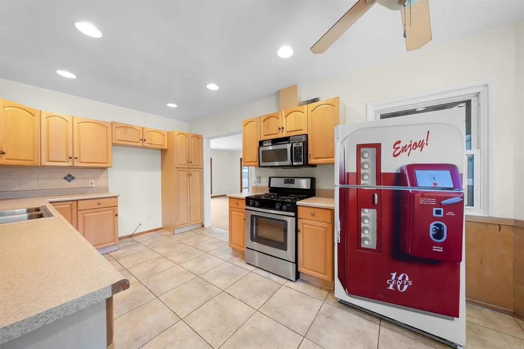 https://cdn.realtyfeed.com/cdn/127/306712132/5a1c0494f2b7bb8cc9ed6bbc99c6b935.webp
