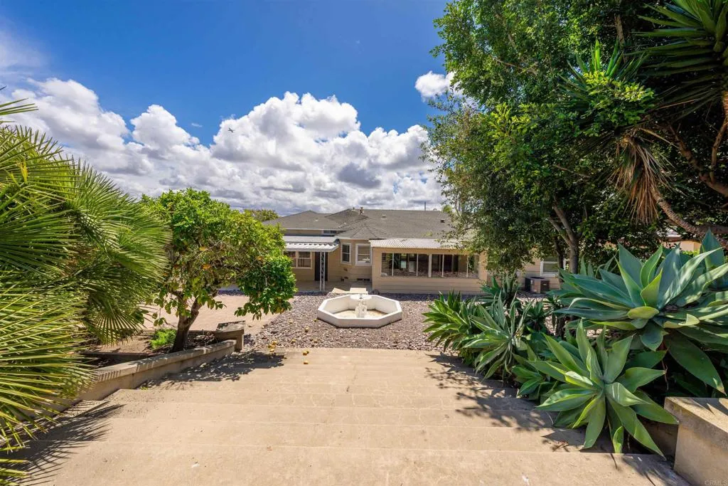 https://cdn.realtyfeed.com/cdn/127/306712132/7b7ff3091c99cdb48f53a0e45ee7a73f.webp