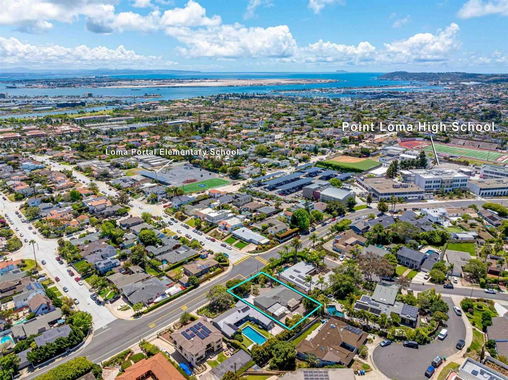 https://cdn.realtyfeed.com/cdn/127/306712132/b70aab0378b388ba65f4fb6be461692e.webp