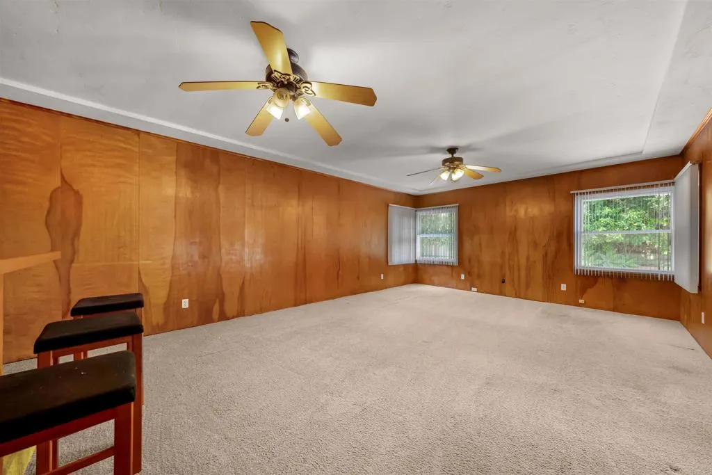 https://cdn.realtyfeed.com/cdn/127/306712132/cb01184fbbbc1e6848bc93b44900faf5.webp