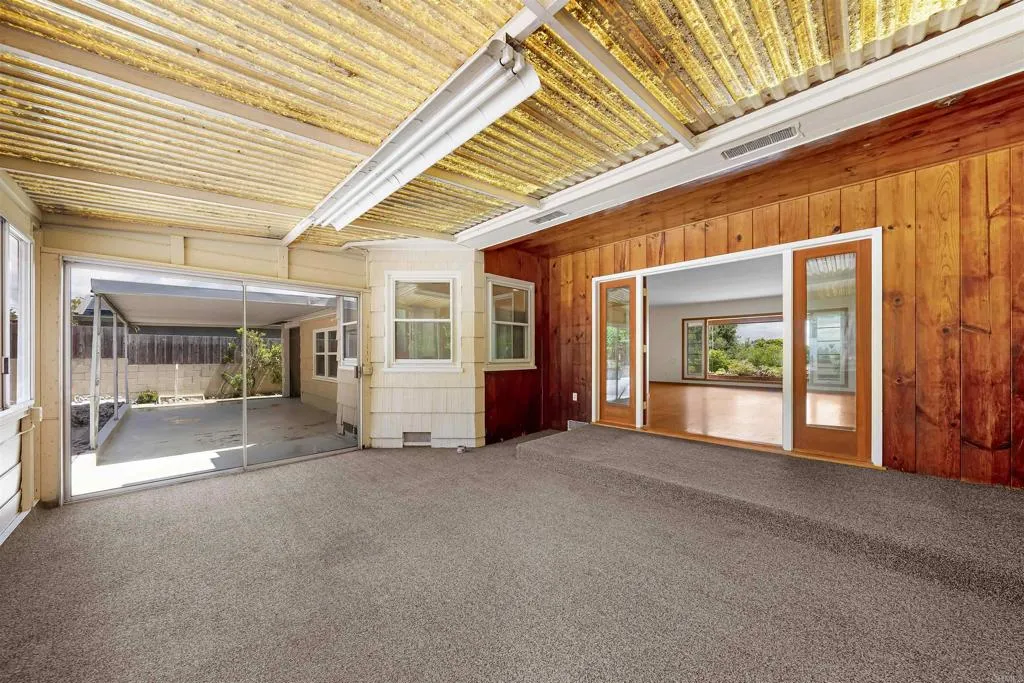 https://cdn.realtyfeed.com/cdn/127/306712132/edce7c75dfac914bf3e4dafcbef50cb4.webp