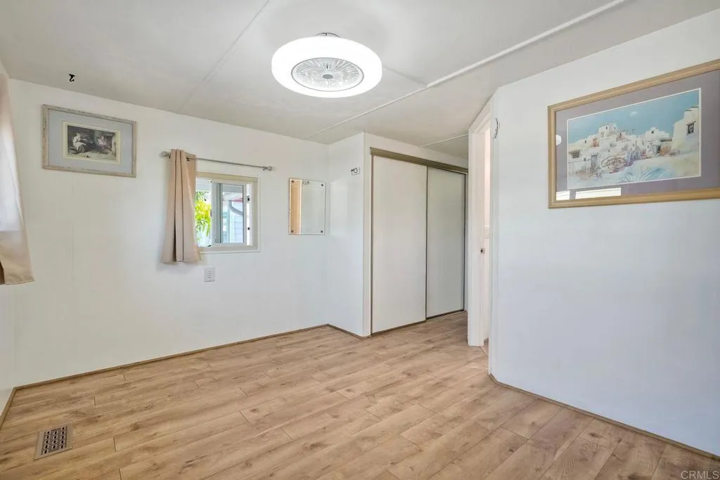 https://cdn.realtyfeed.com/cdn/127/306712197/63aa7440ee9ba154b1569a66e1b8e0f0.webp