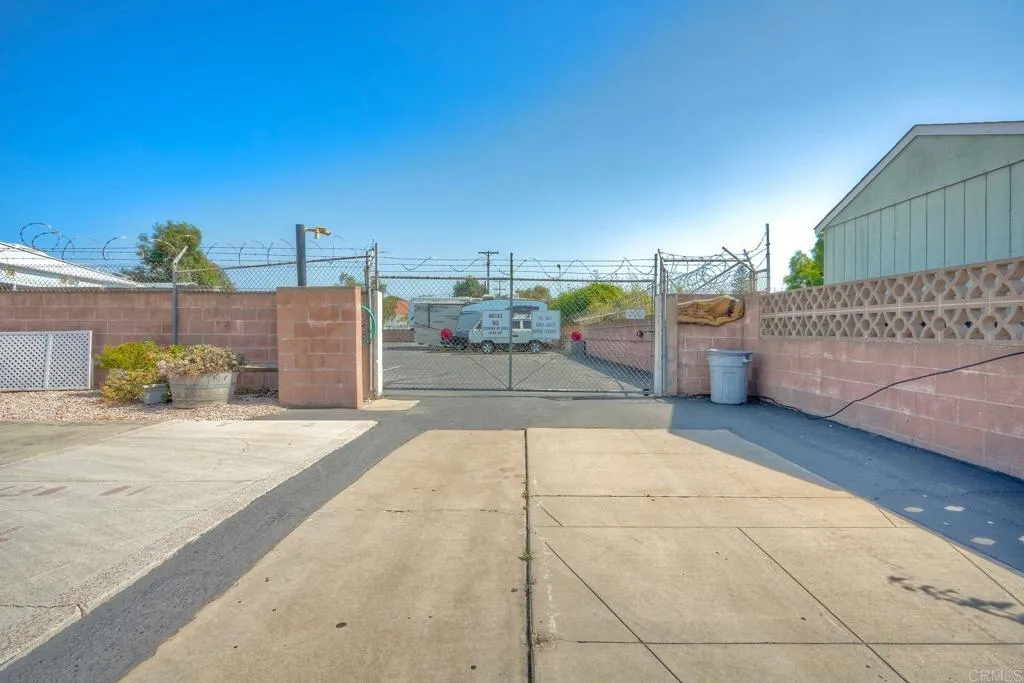 https://cdn.realtyfeed.com/cdn/127/306712197/afae5be22a5376058a69aceea6d2a8f4.webp