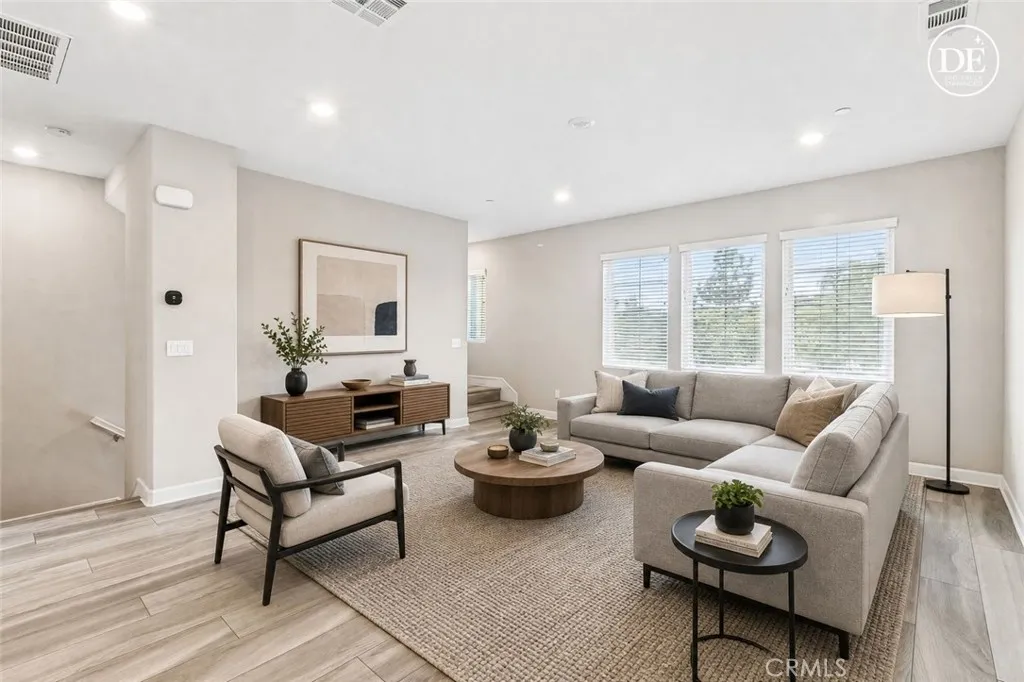 https://cdn.realtyfeed.com/cdn/127/306712201/7a3a1ad9b9bba89e7e0636a4b08435db.webp