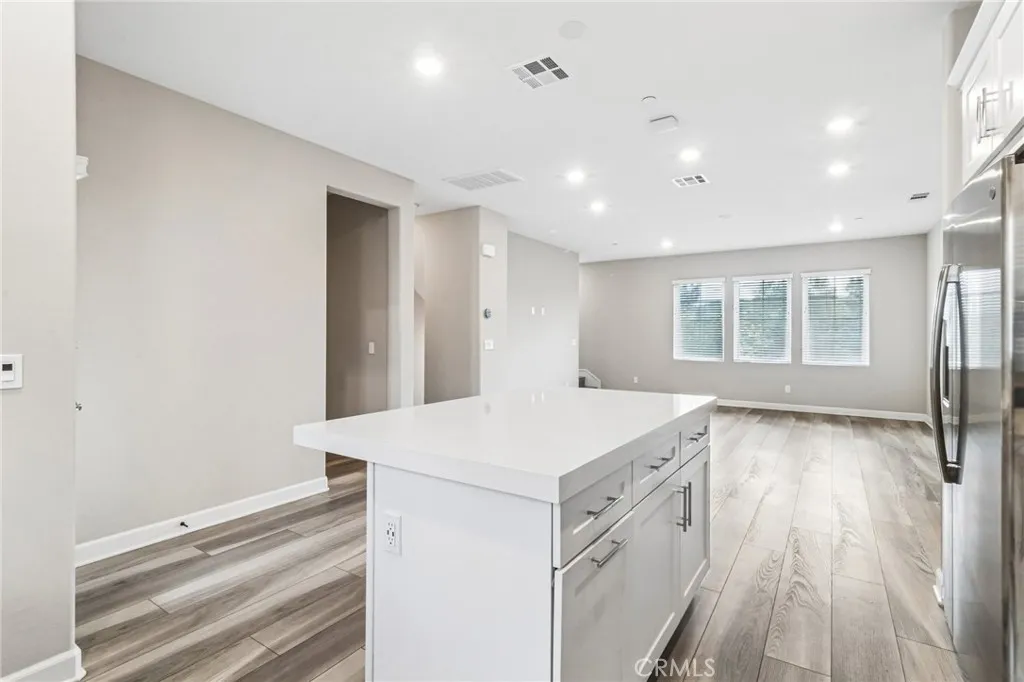 https://cdn.realtyfeed.com/cdn/127/306712201/8a848400b229df3c62a04992c6717eb4.webp