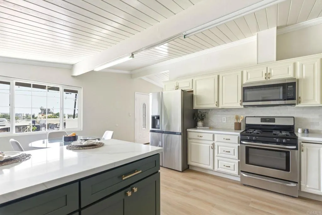 https://cdn.realtyfeed.com/cdn/127/306712230/fb2971622b90ab5ffcf0412b161c85db.webp