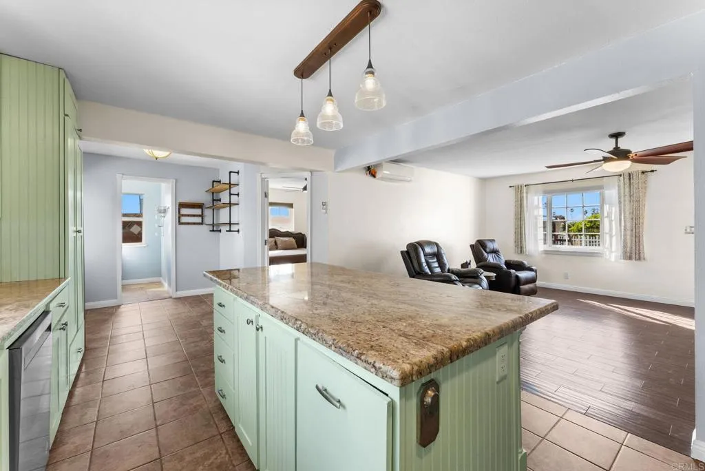 https://cdn.realtyfeed.com/cdn/127/306712233/711e324e9ced5022a7883fb246f61c74.webp