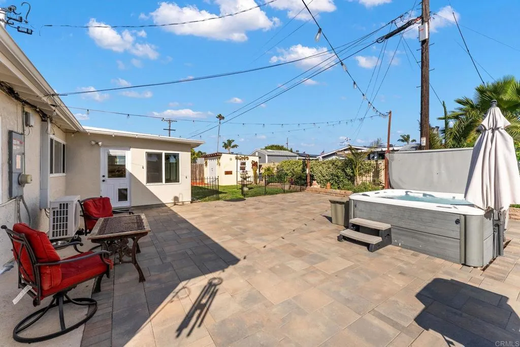 https://cdn.realtyfeed.com/cdn/127/306712233/794b46a4451b4e0fb4aeb7f3c5e6542c.webp