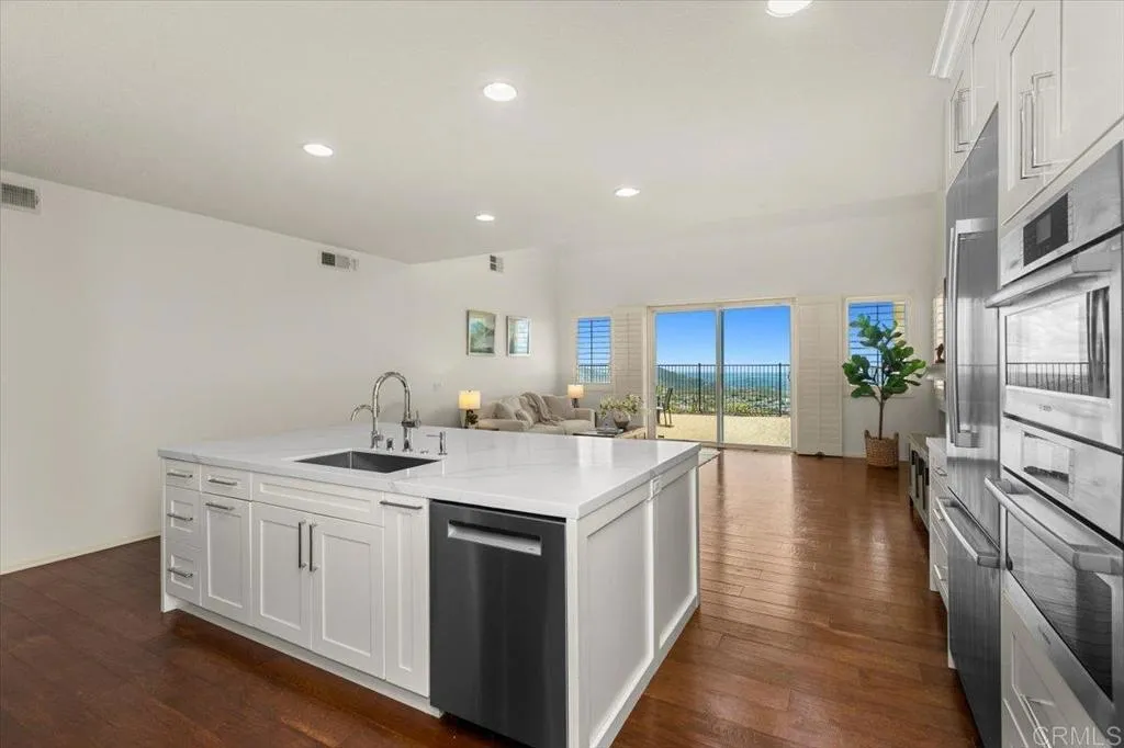https://cdn.realtyfeed.com/cdn/127/306712239/05024c6cbf1fffddb27b6bfa6d160a6b.webp