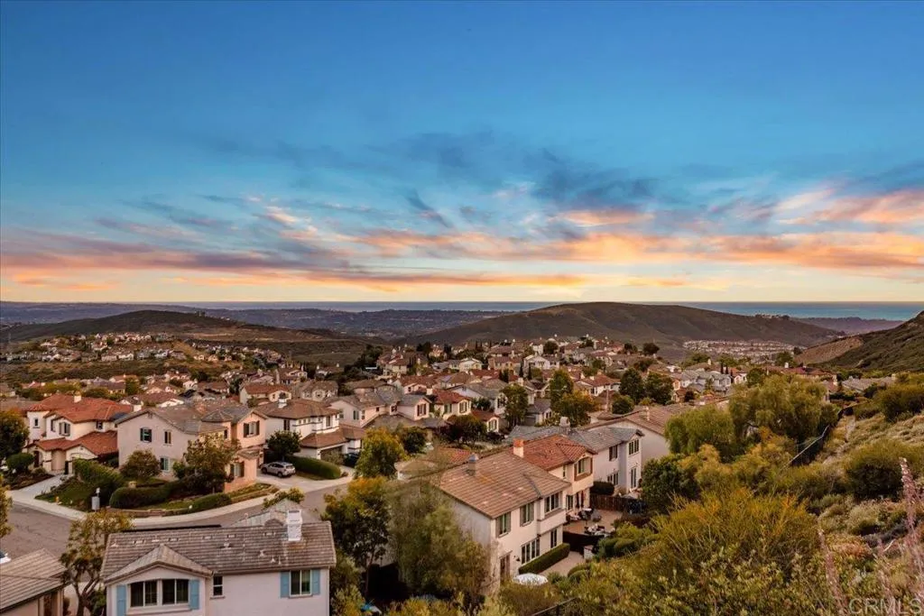 https://cdn.realtyfeed.com/cdn/127/306712239/a6bd2d5ba9107173af1cddbf75aa7c27.webp