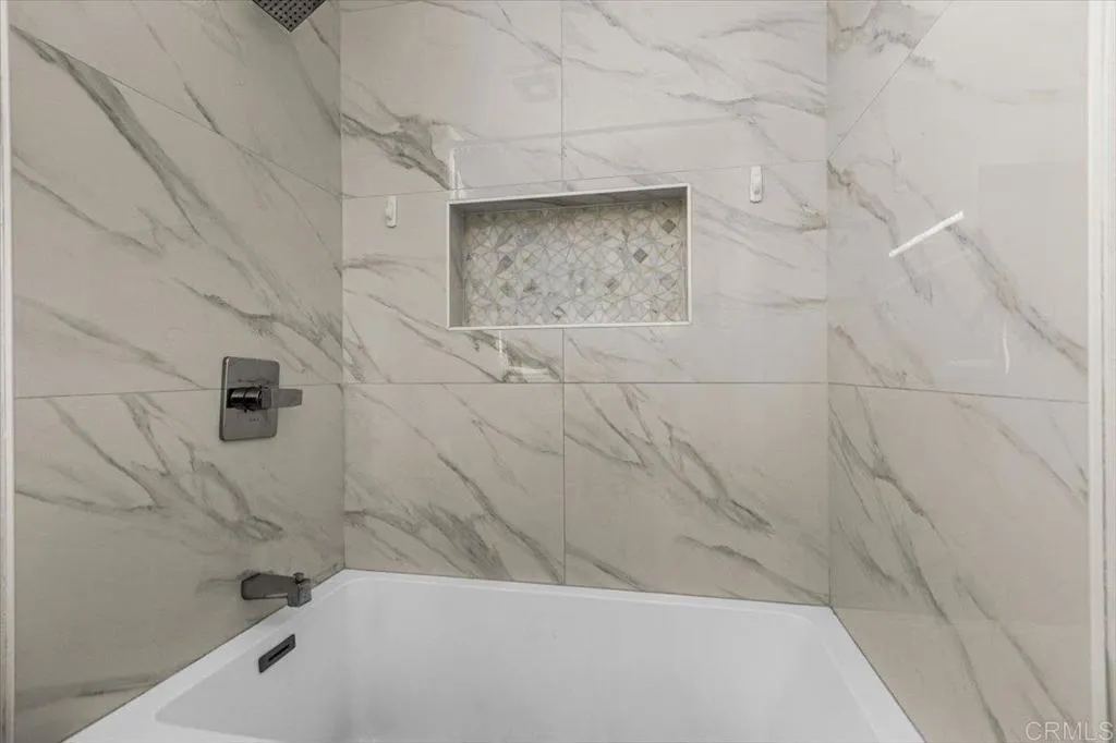 https://cdn.realtyfeed.com/cdn/127/306712239/b870293a37aa2e5dad4e4005f5cf34c9.webp