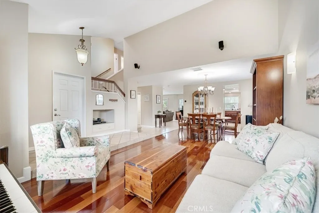https://cdn.realtyfeed.com/cdn/127/306712243/297d793ece40201db5da68b9df88c6c4.webp