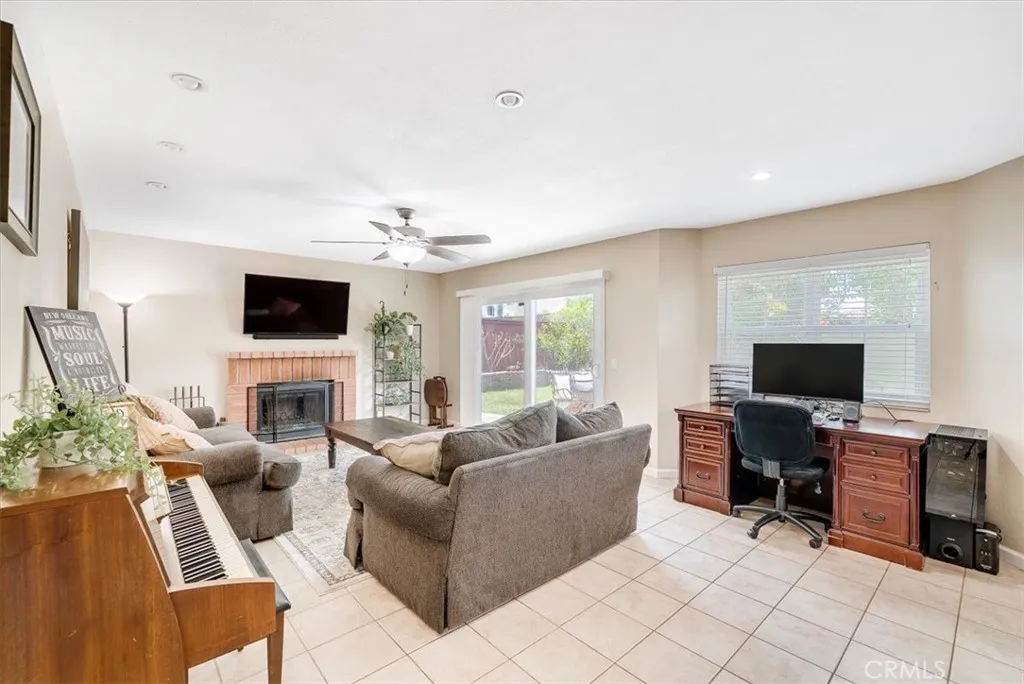 https://cdn.realtyfeed.com/cdn/127/306712243/429851116d4cfdafc9202784fd864764.webp