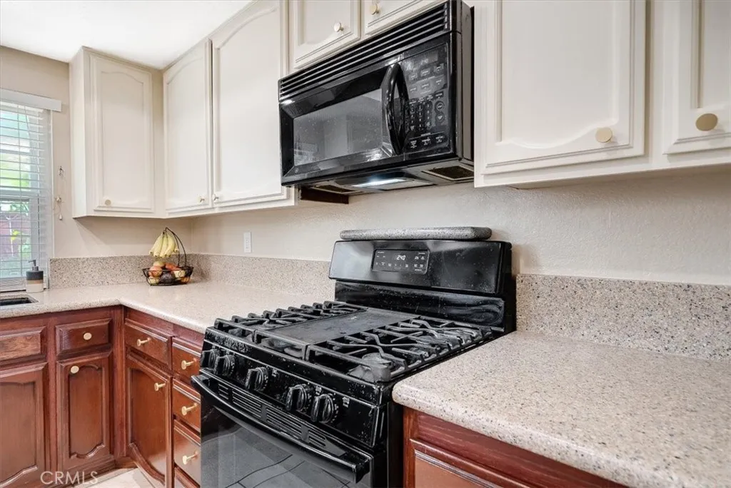 https://cdn.realtyfeed.com/cdn/127/306712243/4e80ab336cb70b12880855f54ef5ccf1.webp