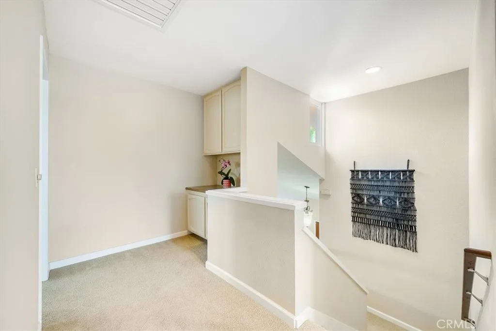 https://cdn.realtyfeed.com/cdn/127/306712243/da024089e9a39516e4f95e37ae34ca48.webp