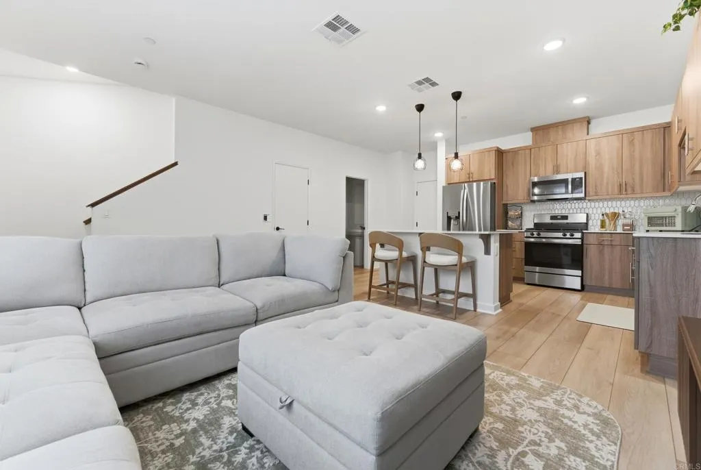 Photo #1: PTP2603471 Listing: Photo #1