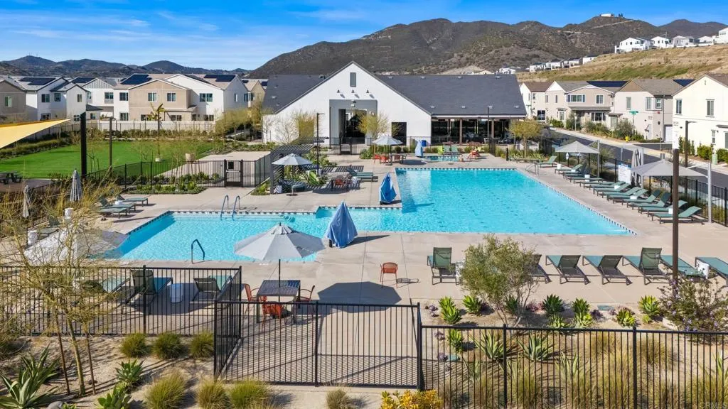 https://cdn.realtyfeed.com/cdn/127/306712305/c70208e1f323466ac1322c18d988ef83.webp