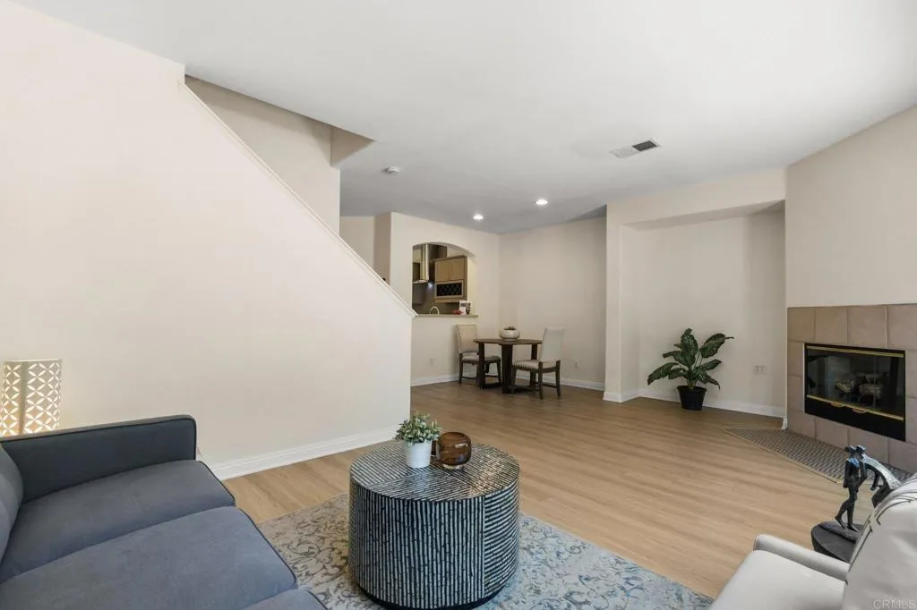 https://cdn.realtyfeed.com/cdn/127/306712346/4052dae6ea7dc33e75ed5d82a32425fb.webp