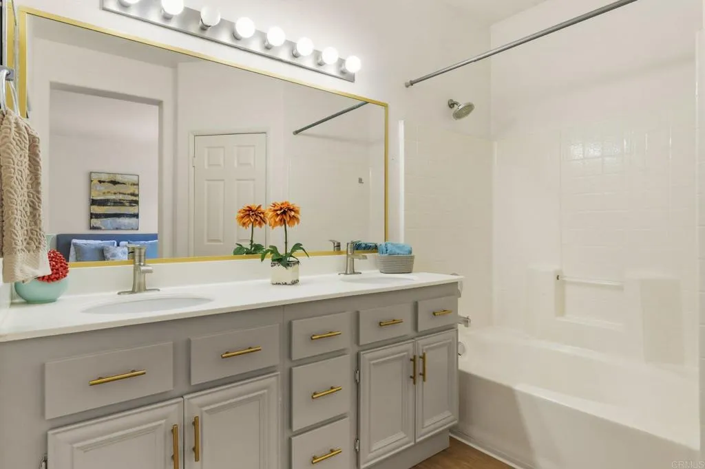 https://cdn.realtyfeed.com/cdn/127/306712346/8cb41e1b3d6281aa2b860facaadf9eac.webp