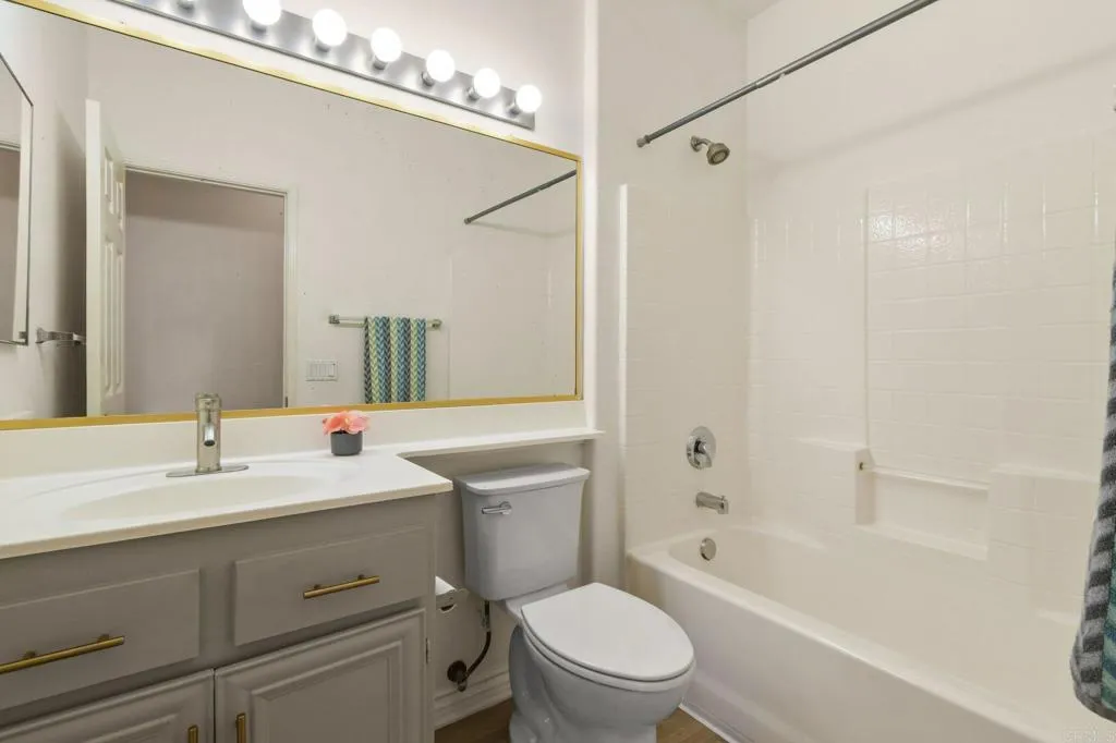 https://cdn.realtyfeed.com/cdn/127/306712346/bcf7644e7da67f8e2318226e6edfcff7.webp