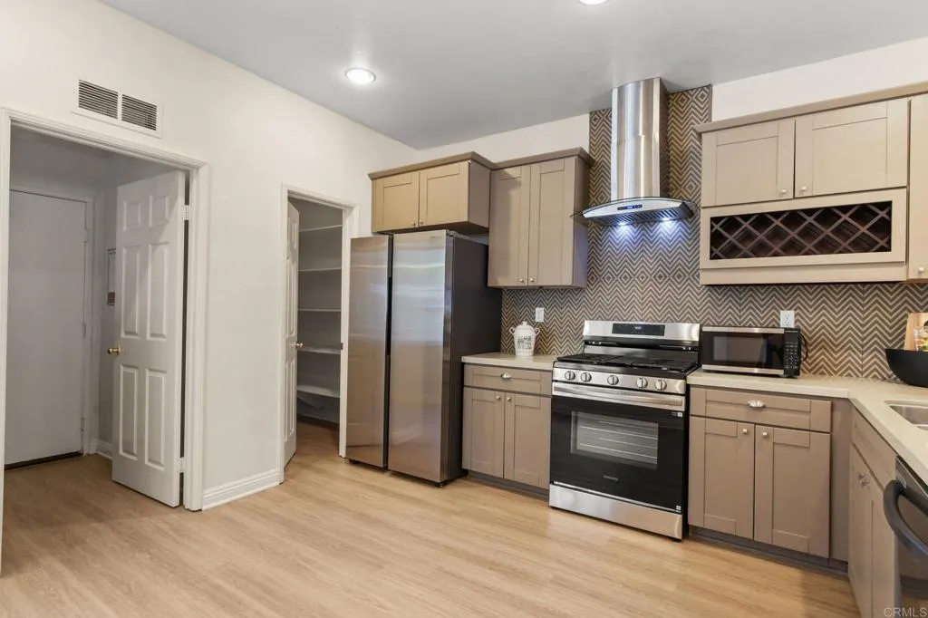 https://cdn.realtyfeed.com/cdn/127/306712346/cb65c260466ab6f524d4ebd799d2e0ac.webp