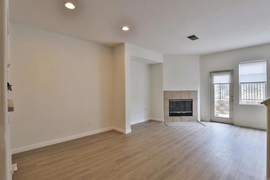 https://cdn.realtyfeed.com/cdn/127/306712346/d165f994825ca8b66258bd70b3939763.webp