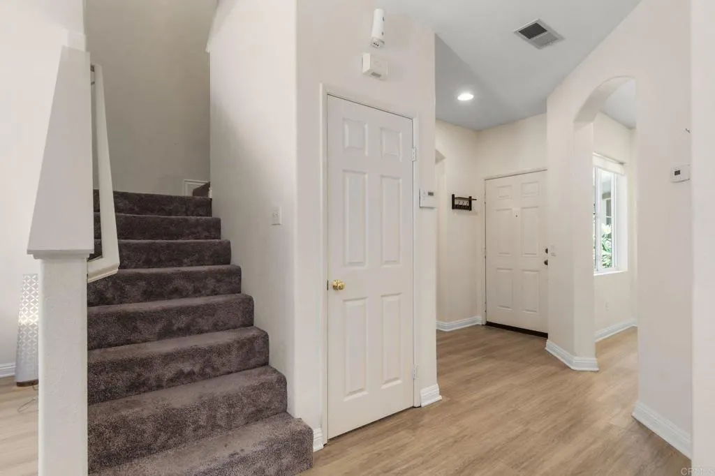 https://cdn.realtyfeed.com/cdn/127/306712346/f66f55d3fc0634231801197fc622f69c.webp