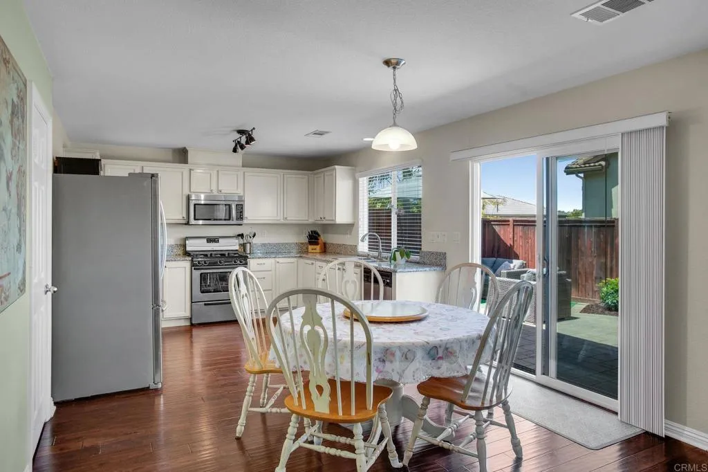 https://cdn.realtyfeed.com/cdn/127/306712359/804b6ddfd80b613b5053b655df770a3a.webp