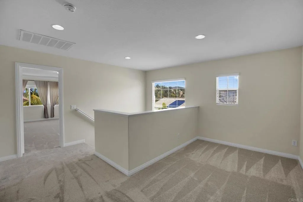 https://cdn.realtyfeed.com/cdn/127/306712359/e52b99dcc67c42cbd4c9380a817a5e5f.webp