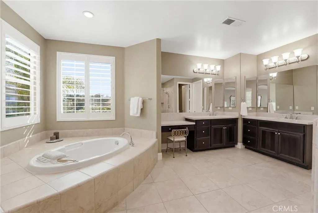 https://cdn.realtyfeed.com/cdn/127/306712378/65e5f08fa99022d48798d9e86032feea.webp