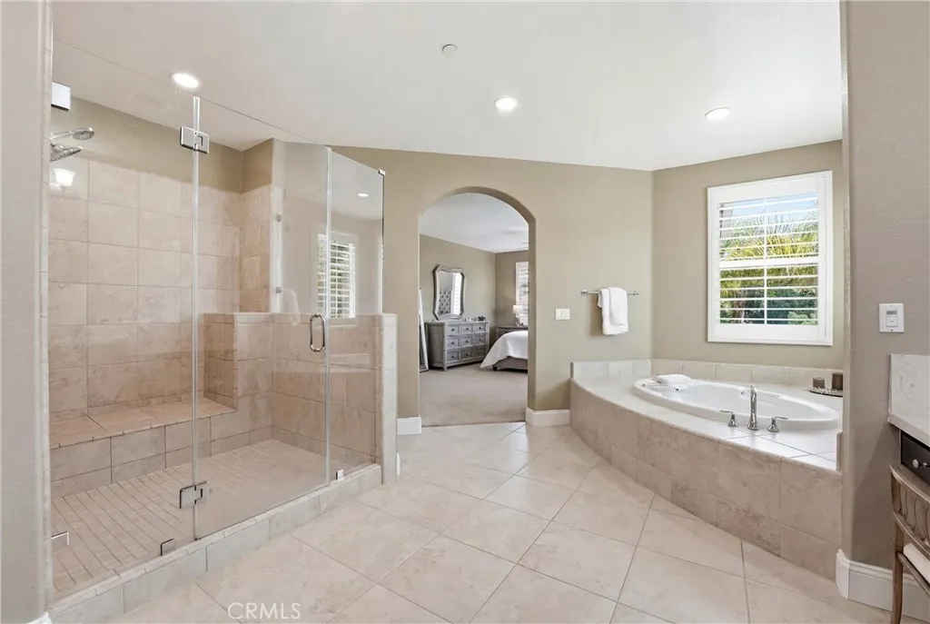 https://cdn.realtyfeed.com/cdn/127/306712378/9e13b94710004f90eb0212815b41b6eb.webp