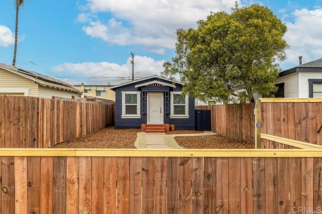 https://cdn.realtyfeed.com/cdn/127/306712456/afe74e9b8a7a18cd58027821173fbb43.webp
