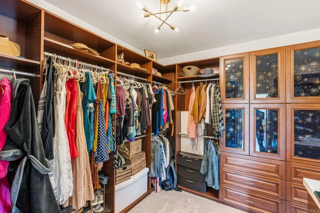 https://cdn.realtyfeed.com/cdn/127/306712458/946c9395651266cb3dc9bb165c02f80e.webp