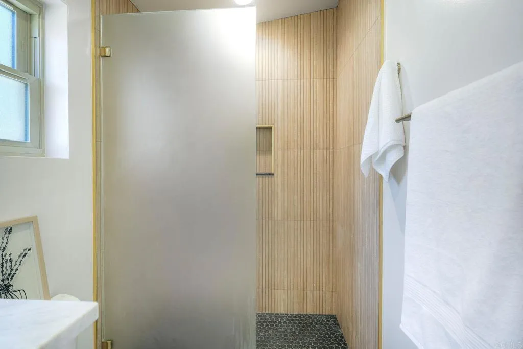 https://cdn.realtyfeed.com/cdn/127/306712465/85e4baee2e5e01f3afc4da27bbf80f08.webp