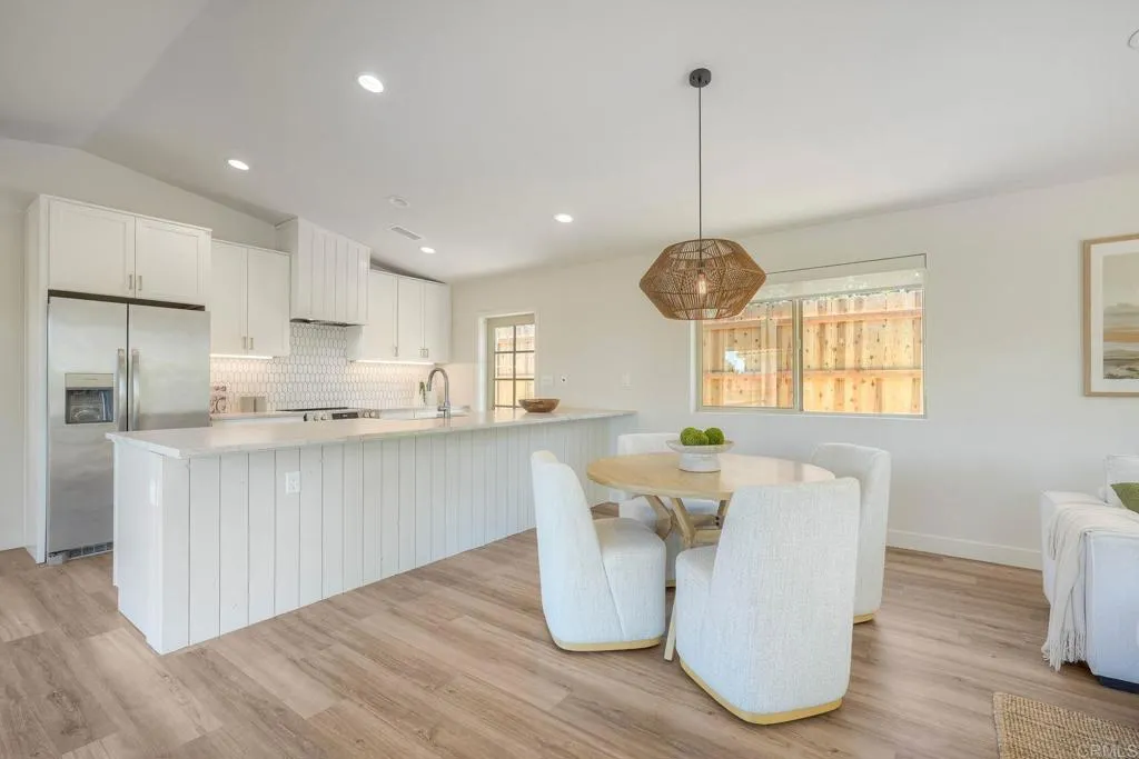 https://cdn.realtyfeed.com/cdn/127/306712465/bd73a8382a0bccc3c015e18aaaca995c.webp