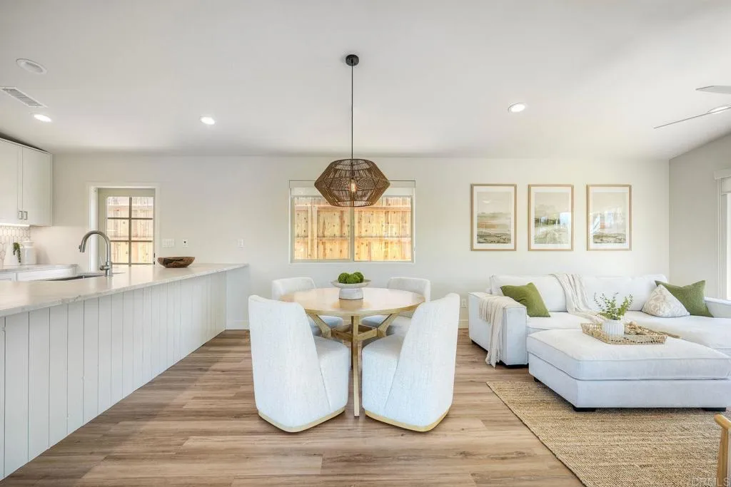 https://cdn.realtyfeed.com/cdn/127/306712465/c82bd8930c5b635c61bf28d880d50983.webp