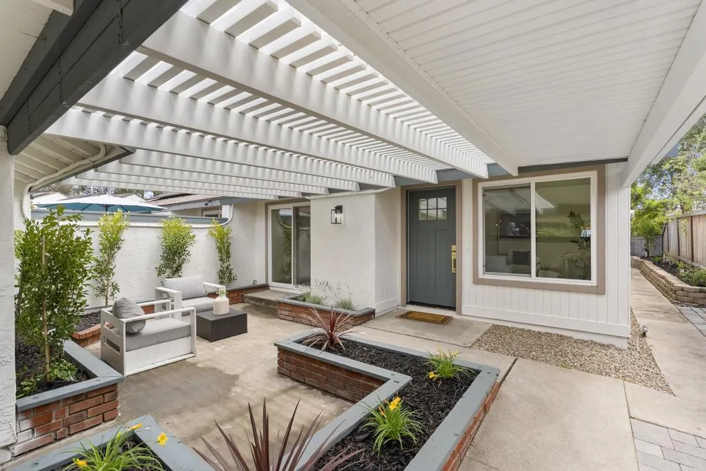 https://cdn.realtyfeed.com/cdn/127/306712479/44e58051bce2d72874708a436b12ea32.webp
