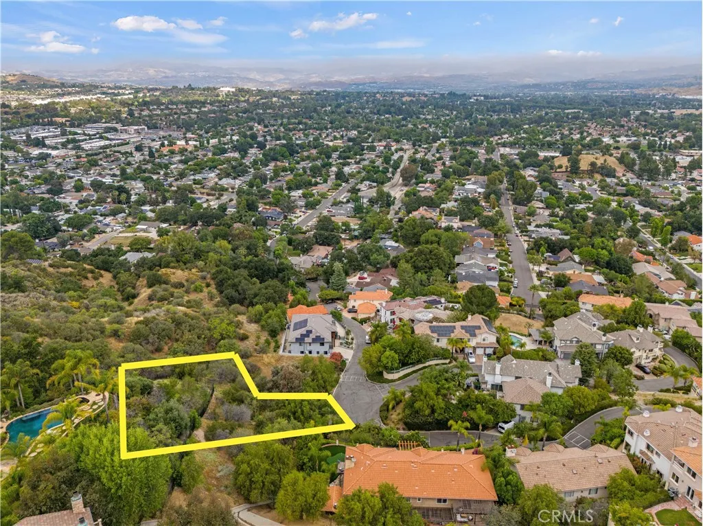24879 Bella Vista Drive, Newhall, CA 91321 - Photo 4 of 10, Newhall, CA