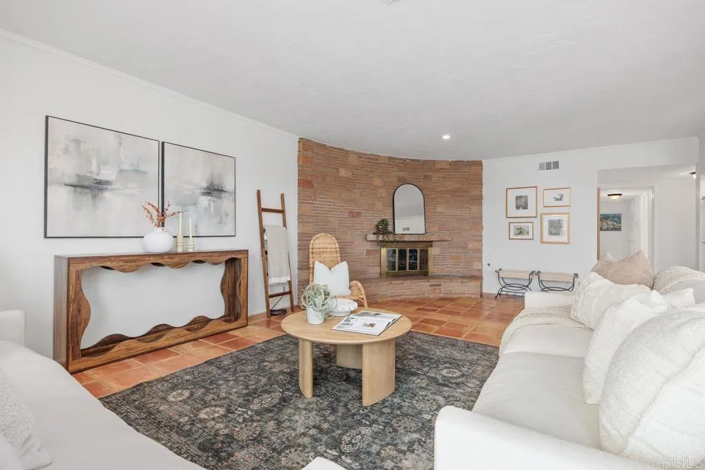 https://cdn.realtyfeed.com/cdn/127/306712493/969adf4b11d79db7e6d43d4b500f5883.webp