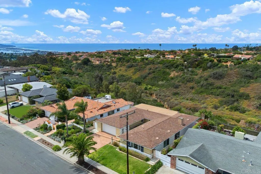 https://cdn.realtyfeed.com/cdn/127/306712493/cd51d756aa9c4c48189bcc5ea88fcf23.webp