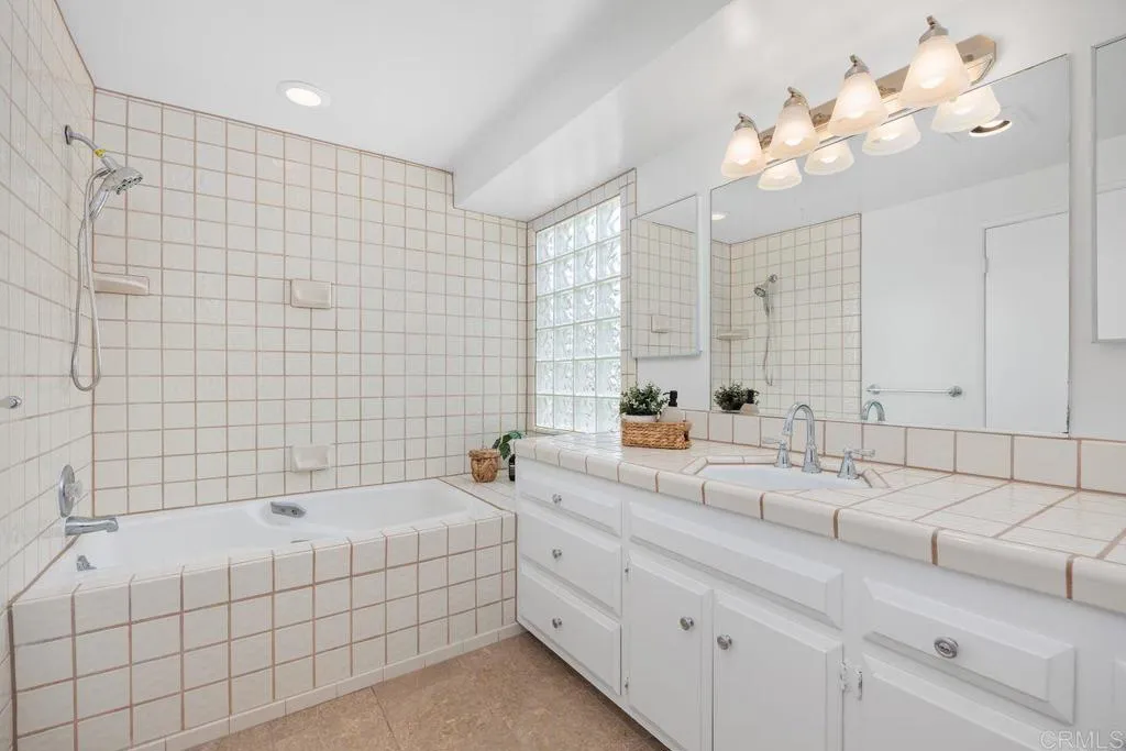 https://cdn.realtyfeed.com/cdn/127/306712493/f0d0a77e6a4a04a856865f91a4f658a7.webp