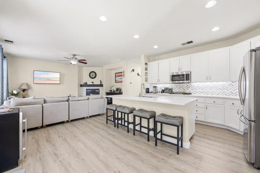 https://cdn.realtyfeed.com/cdn/127/306712500/0b30a17aff5100fff0a19c3ce84173f5.webp