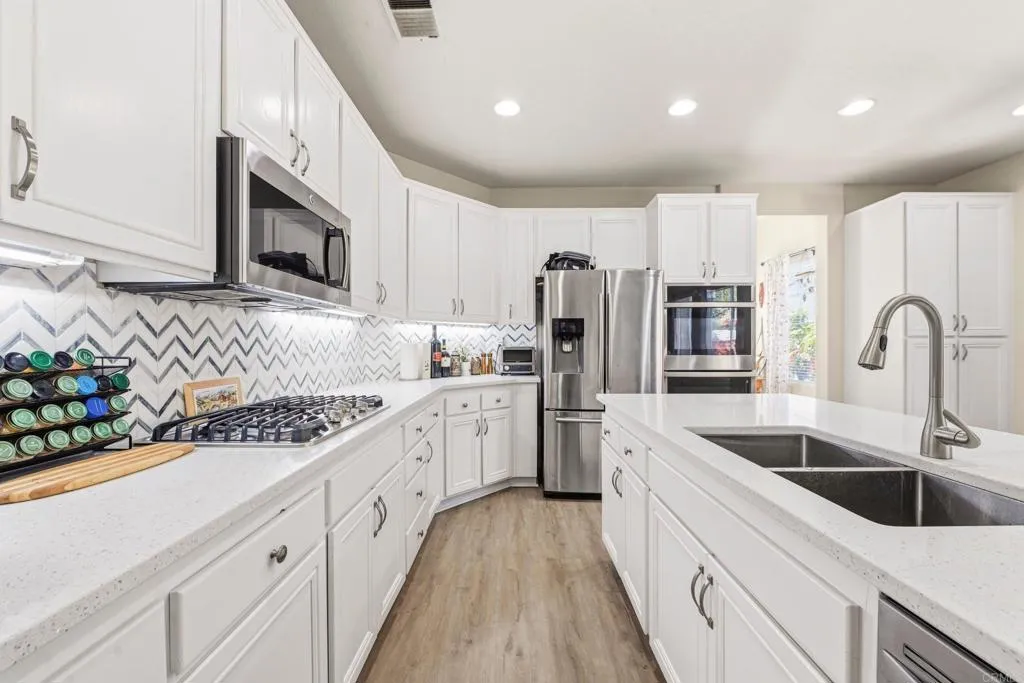 https://cdn.realtyfeed.com/cdn/127/306712500/11824b6fc3bfb06816d22e6bed650bf3.webp