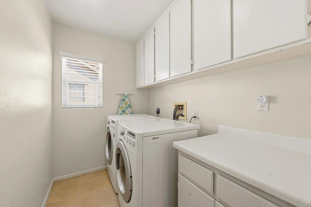 https://cdn.realtyfeed.com/cdn/127/306712500/e535c1cf7483460944bdb318bd92bb22.webp