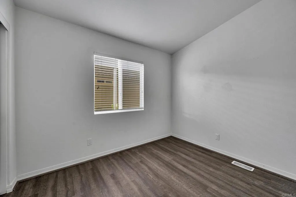 https://cdn.realtyfeed.com/cdn/127/306712519/84d4e3bd8cfbd45f54e29d4b7267da93.webp